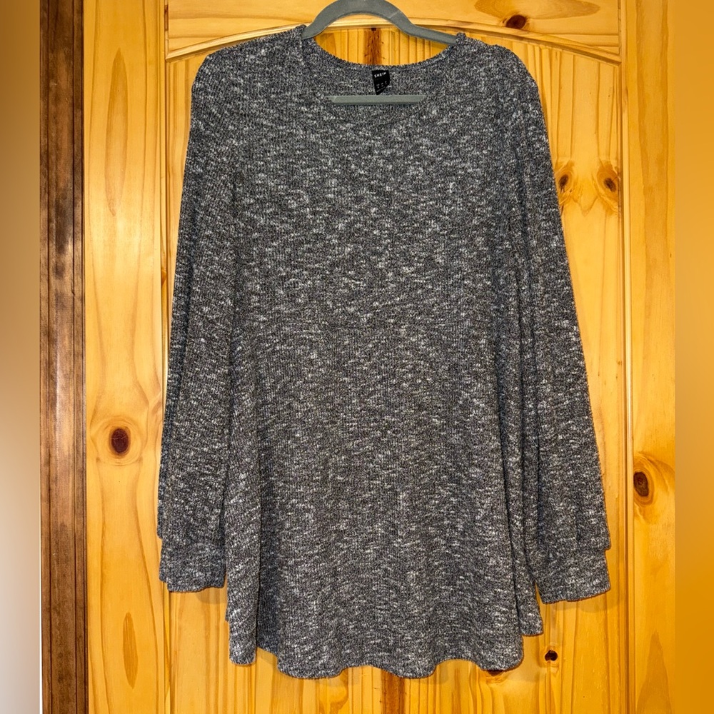 SHEIN Gray Heathered Bishop Sleeve Crewneck Maternity Top
